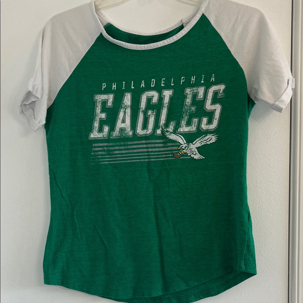 Philadelphia Eagles womens Green and White T-Shirt size medium perfect for games